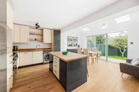 Delmont Grove, Stroud