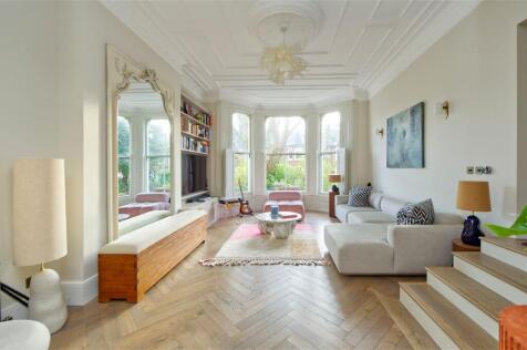 St Quintin Avenue, North Kensington, W10