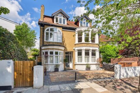 Sheen Gate Gardens, London, SW14