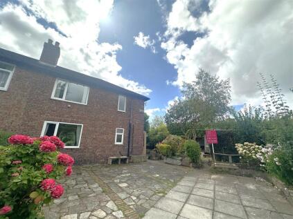 Raby Gardens, Neston