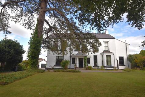 Woodfall Lane, Little Neston, Neston