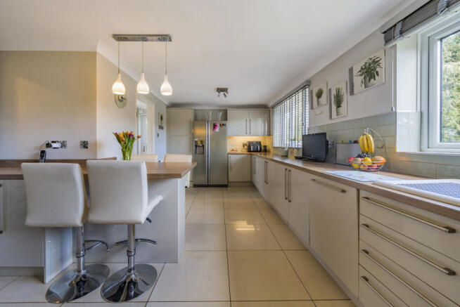 Newly refurbished modern large kitchen / breakfast room with integrated appliances