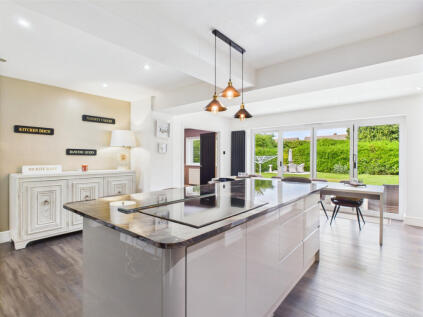 St. Helens Road, Hayling Island, PO11