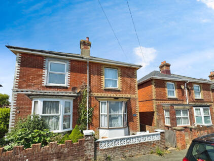 St. Johns Crescent, Sandown, PO36