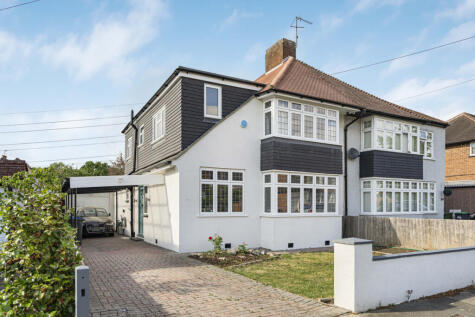 Broadmead Avenue, Worcester Park, KT4