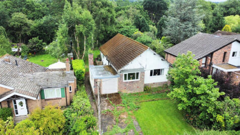 Wood Lane South, Adlington, SK10