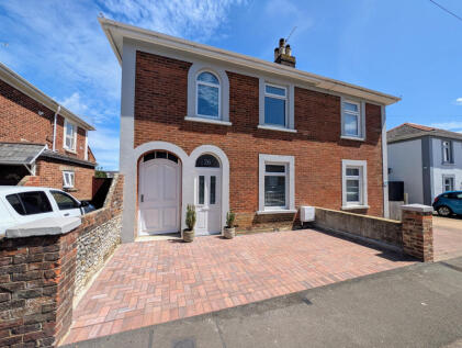 George Street, Sandown, PO36