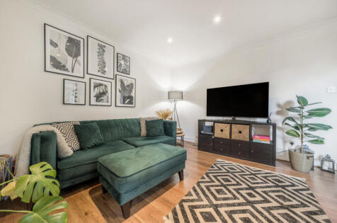 High Street, Chalfont St. Peter, SL9