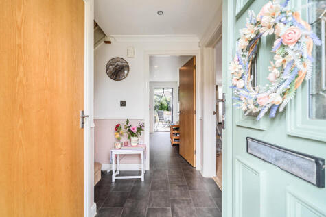 Mitchell, Newquay, TR8