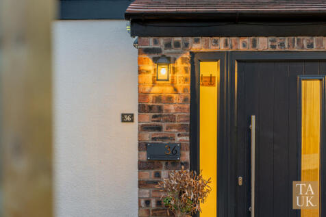 Colinmander Gardens, Ormskirk, L39