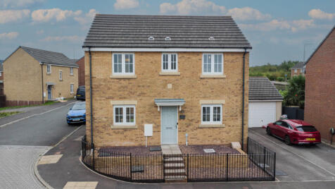 Lonydd Glas, Pontyclun, CF72