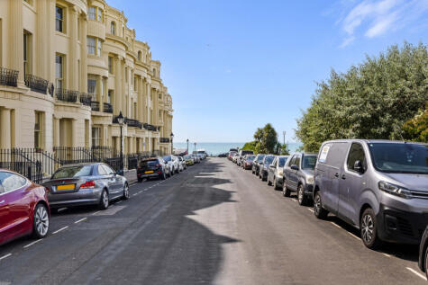 Brunswick Square, Hove, BN3
