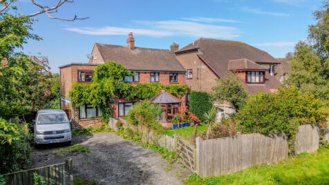 Pine Avenue, Hastings, TN34