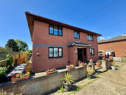 Newport Road, Apse Heath, Sandown, PO36