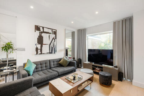 The Mead, Ealing, W13