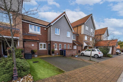 The Quays, Burton Waters, Lincoln, LN1