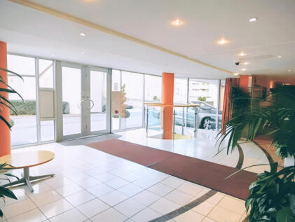 North Bank, London, NW8