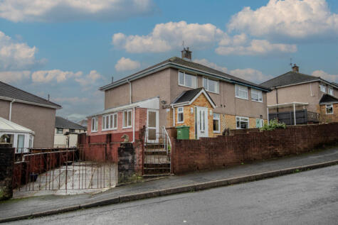 West Avenue, Caerphilly, CF83