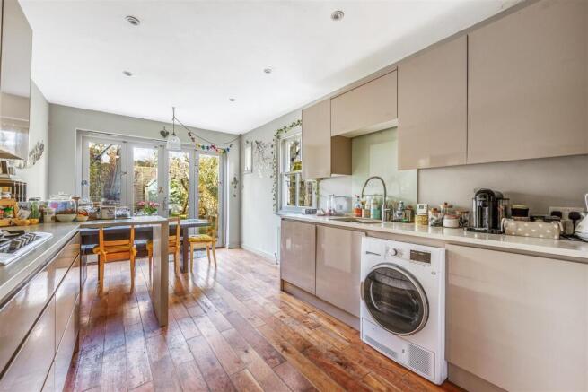 23 Birkbeck Grove-5.jpg