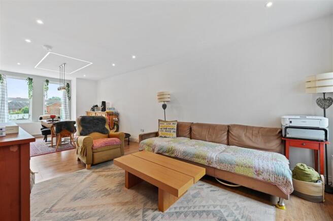 AR - FFF, Gunnersbury Lane7.JPG