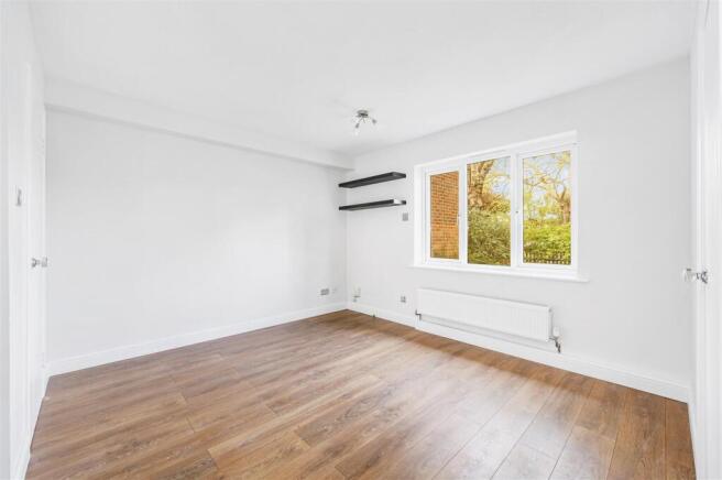 2 Ardross Court-3.jpg