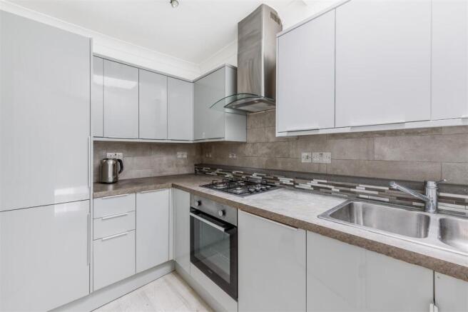 Flat 4, 149 The Vale-3.jpg