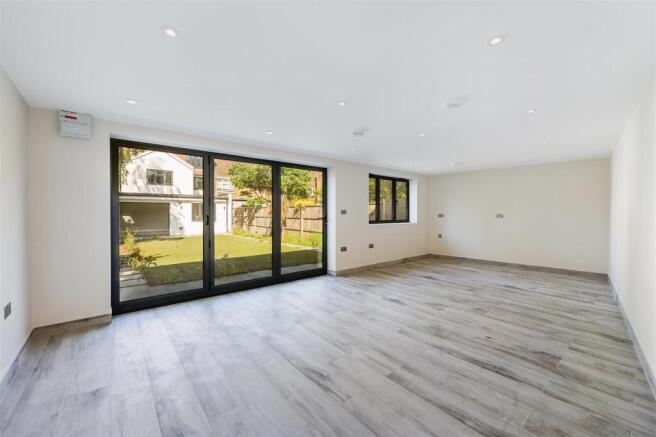 87 Brassie Avenue-2.jpg