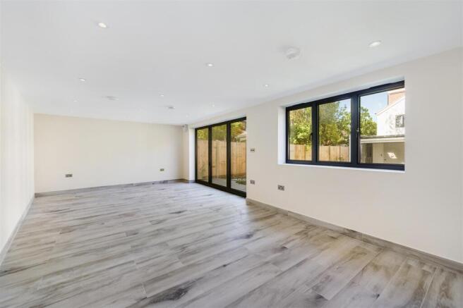 87 Brassie Avenue-3.jpg