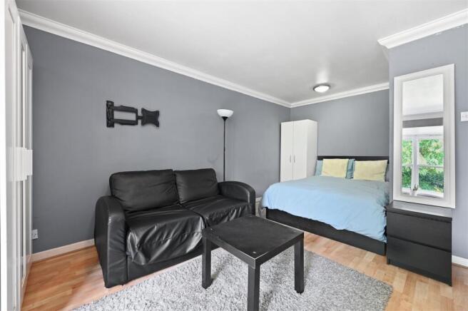 AR - Holly Road12 (1).JPG