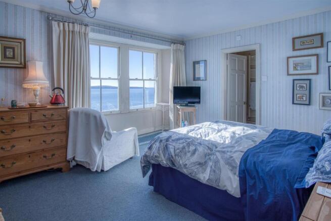 Main Bedroom & Ensuite
