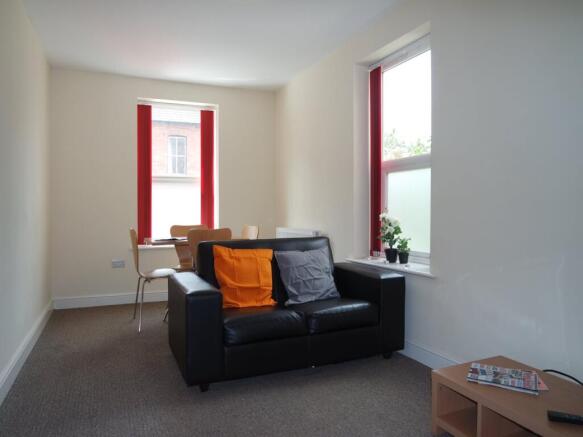 Flat 3 5 The Av Livi