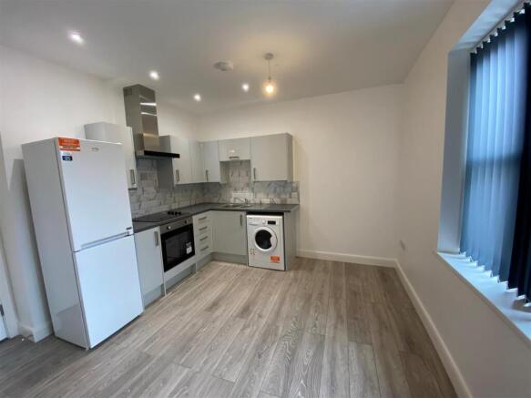 98 Holton Road - Flat 3 - Kitchen.jpg