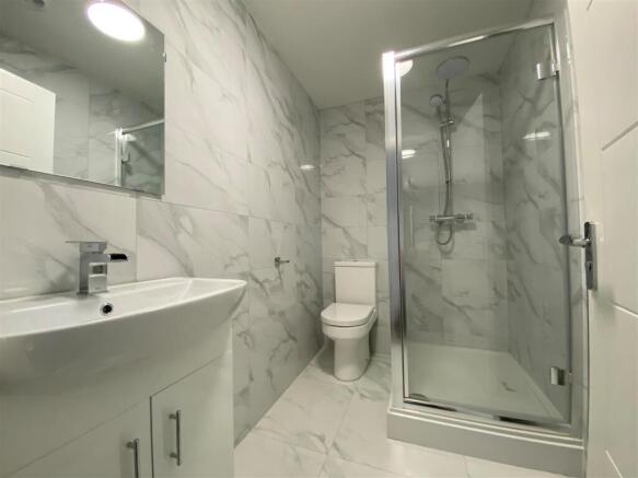 98 Holton Road - Flat 3 - Shower Room.jpg