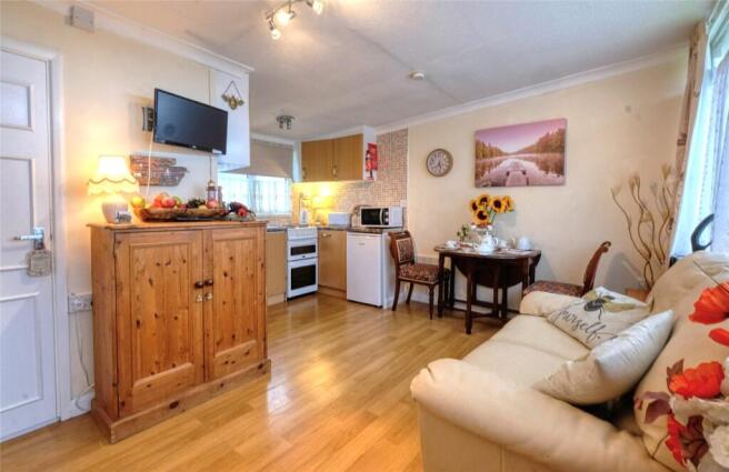 Lounge/Kitchen