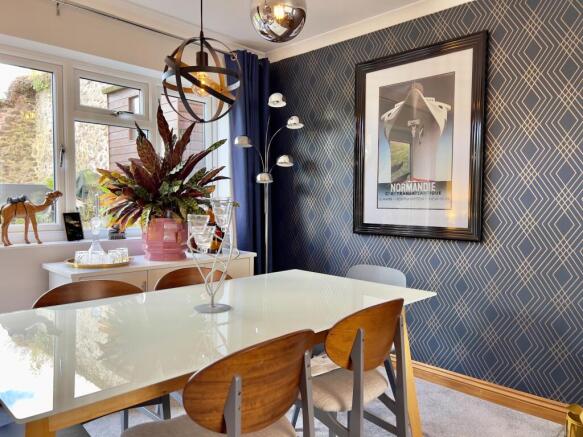Sitting/Dining room