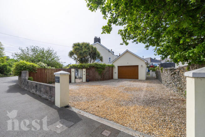 Garage & Driveway