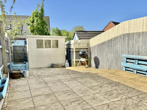 Enclosed Rear Garden (with shed & side access)