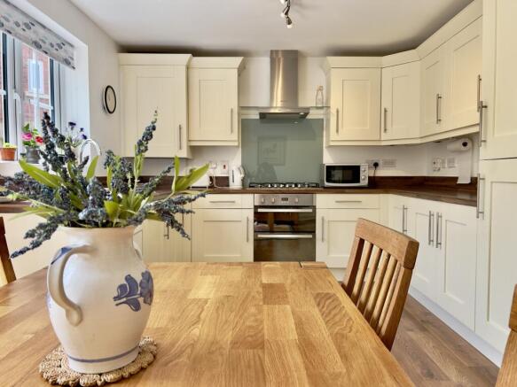 Kitchen/dining/family room