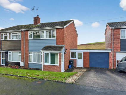 St. Georges View, Cullompton, EX15 1BA