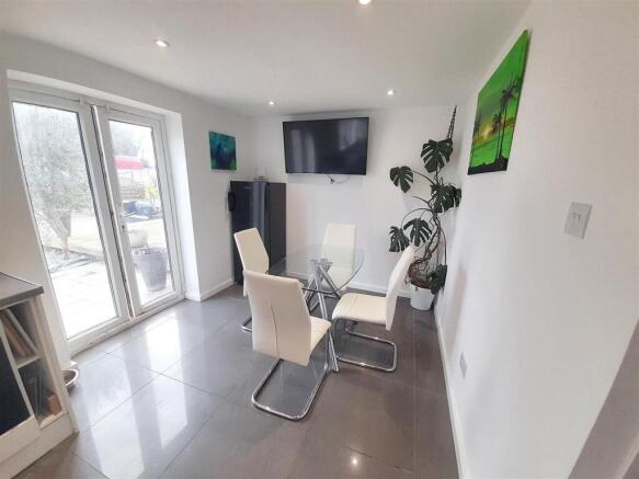 Dining area new.jpg