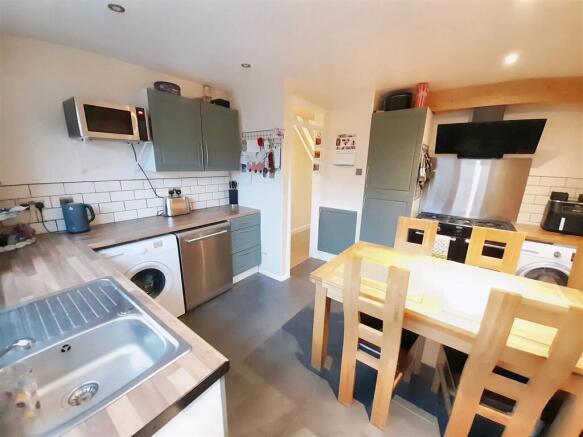Kitchen / dining room