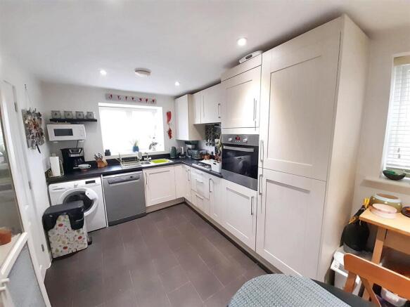 Kitchen / dining room