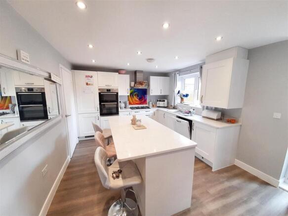 Kitchen / dining room