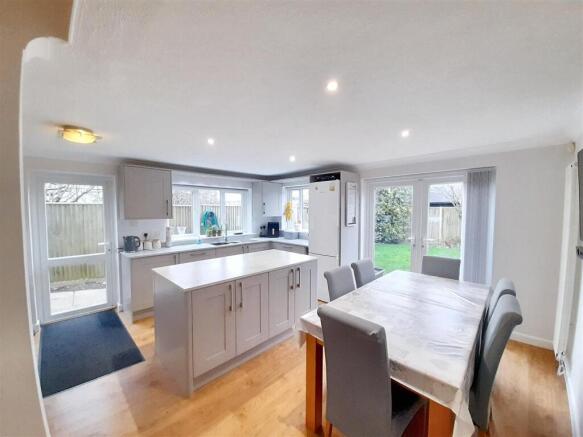 Kitchen dining room 3 new.jpg
