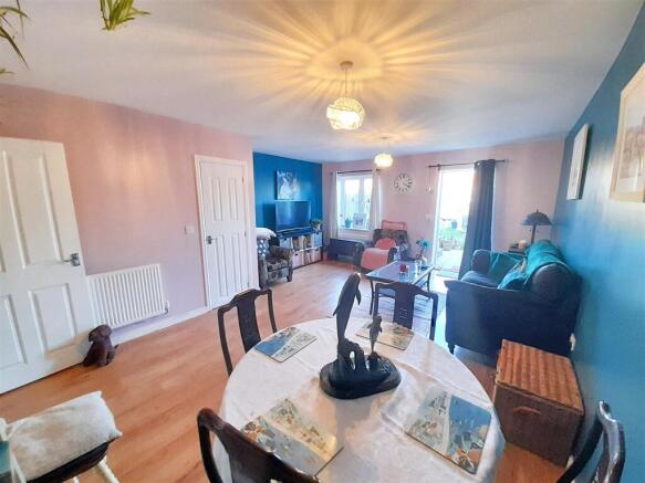 Living dining room 3 new.jpg