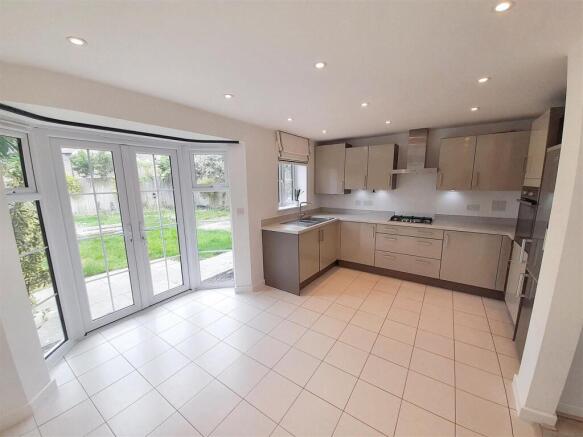 Kitchen / dining room