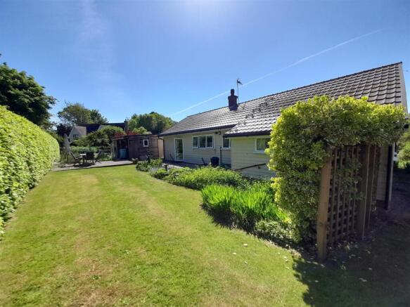Rear garden 8.jpg
