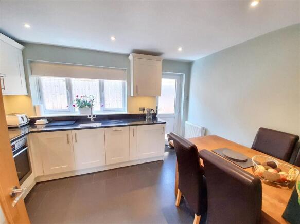 Kitchen / dining room
