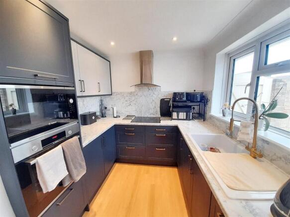 Kitchen / dining room