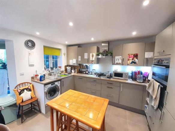 Kitchen / dining room